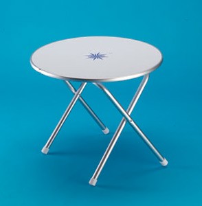 immagine-1-tavolo-pieghevole-tondo-in-alluminio-anodizzato-con-piano-bianco-decori-nautici-ean-8024827249178